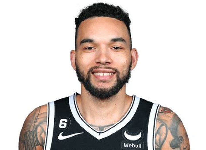 Is Chris Chiozza white? Is Chris Chiozza Italian or Nigerian? 1 Chris Chiozza