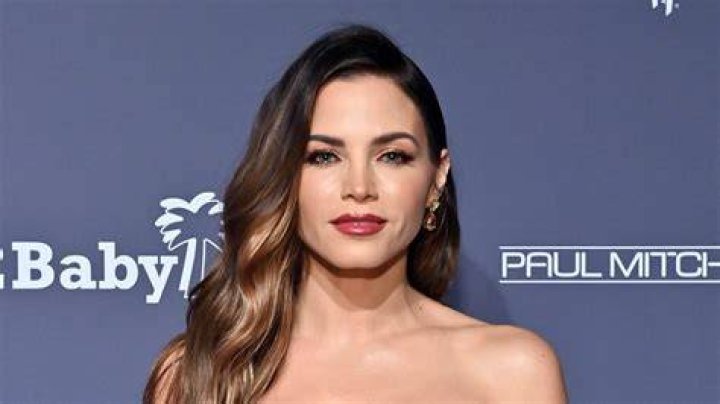 Jenna Dewan in Bathing Suit is "Soaking it All in" — Celebwell